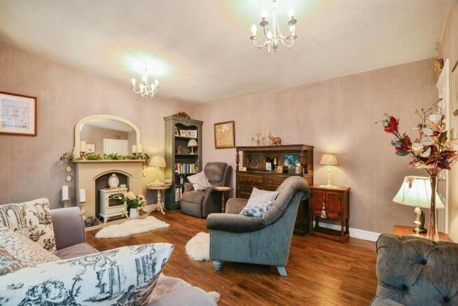 2 bed Semi-Detached Bungalow for sale Image 4
