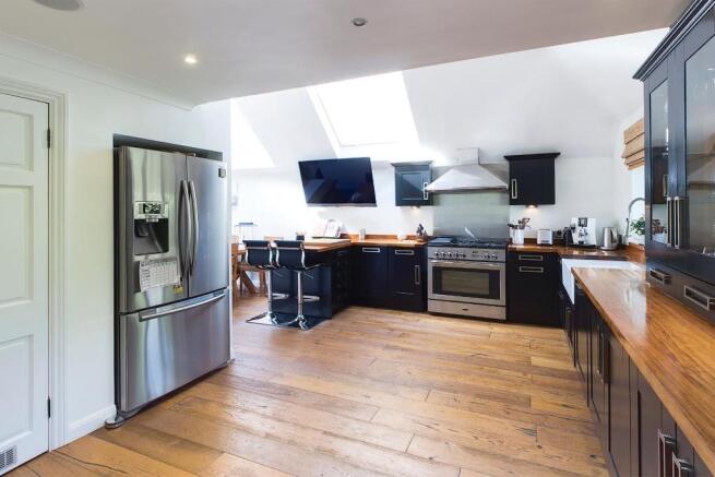 kitchen G.jpg