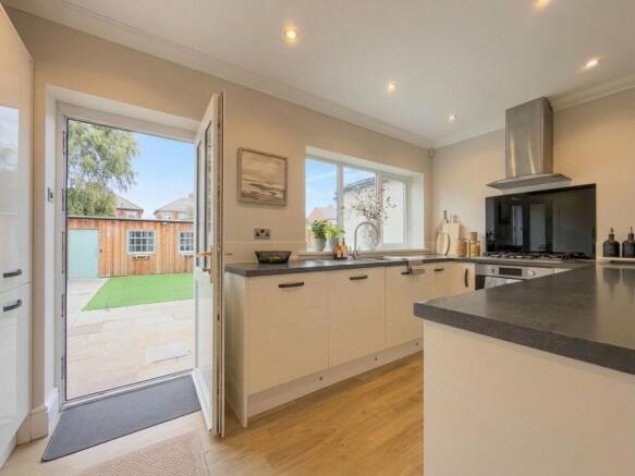 3 bed Semi-Detached for sale Image 5