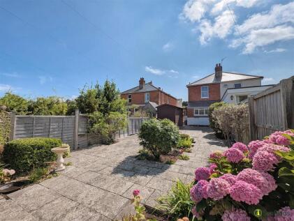 Salterns Road, Seaview, PO34 5AH