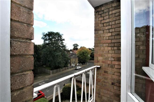 Avon Court, 41 balc.JPG