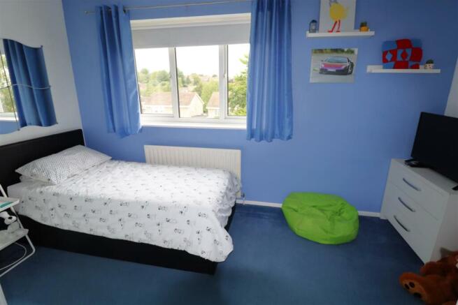 Bedroom 2.JPG