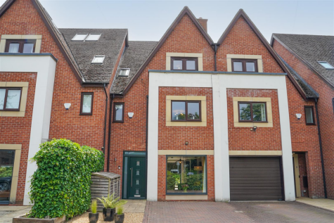 Derwent Avenue, Chorlton