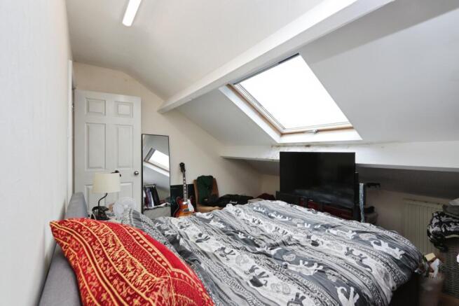 4 bed Semi-Detached for sale Image 10