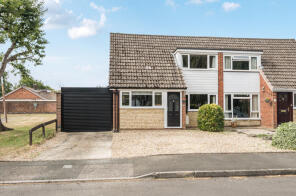 5, Robinsgreen, Covingham, Swindon SN3 5AY