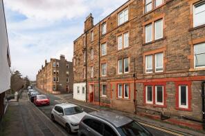 3f3, 46, Hawthornvale, Newhaven, Edinburgh EH6 4JW