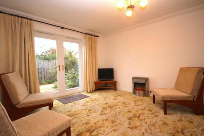 Living Room/Dining Area