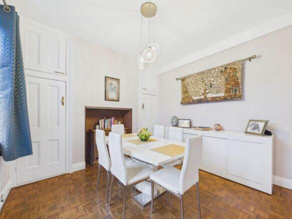 4 bed Semi-Detached for sale Image 11