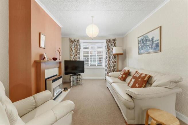 Lounge/Dining Room