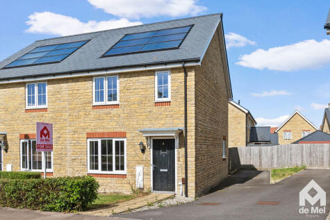Red Pippin Road, Bishops Cleeve, Cheltenham, GL52