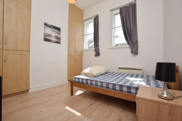 1 bed Apartment to rent Image 5