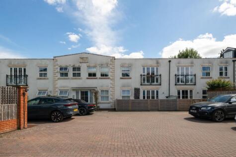 Albert Road North, Reigate, RH2