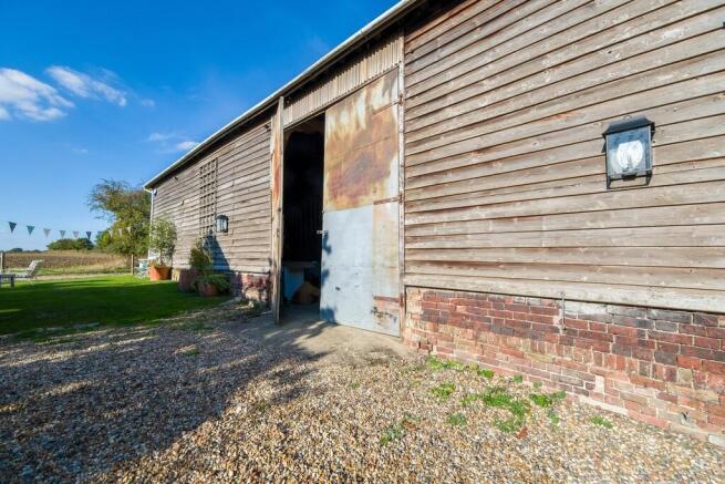 1440px-The Barn-1