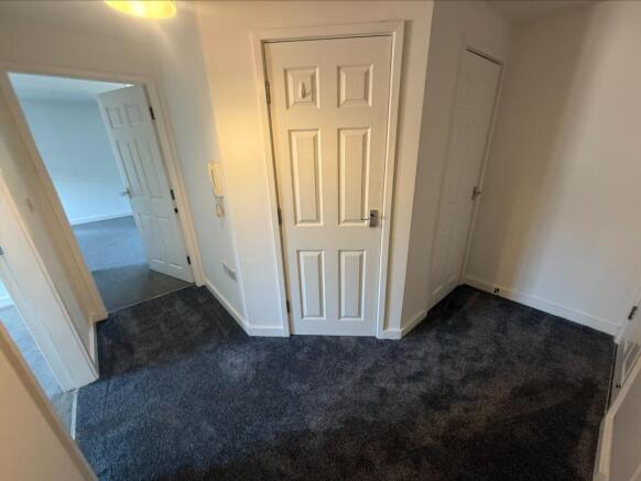 2 bed Apartment to rent Image 7