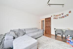 8, Forest Walk, Bushey WD23 2BX