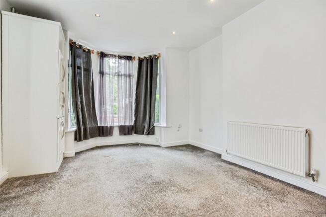 1 bed Ground Flat for sale Image 5