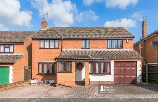 Four bedroom detached house for sale