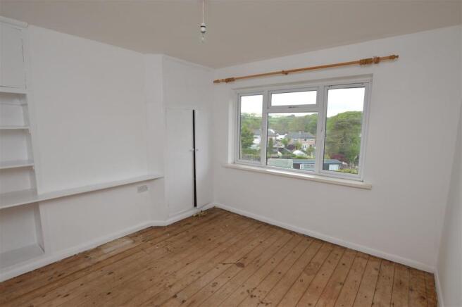 Bedroom 2.JPG