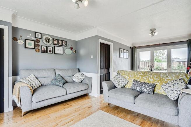 4 bed Semi-Detached for sale Image 7