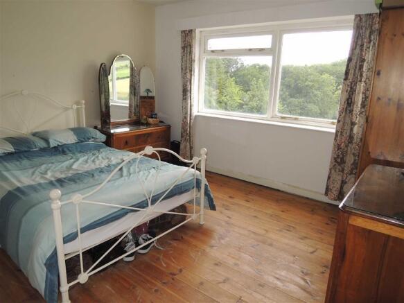 Front Bedroom (1)