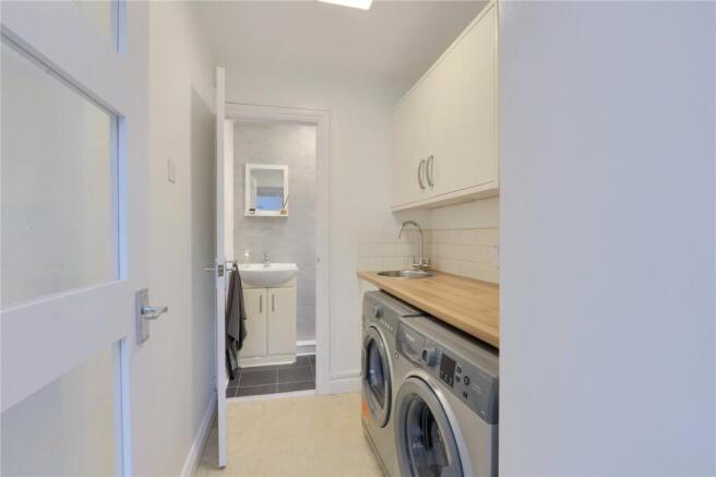 4 bed Detached for sale Image 10
