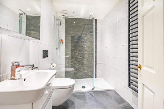 4 bed Terraced for sale Image 10