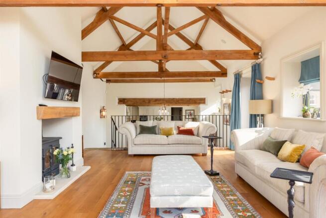 4 bed House for sale Image 4