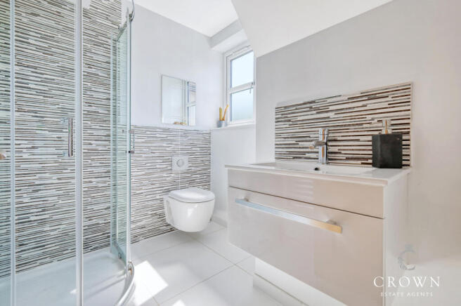 En-suite to Bedroom Three