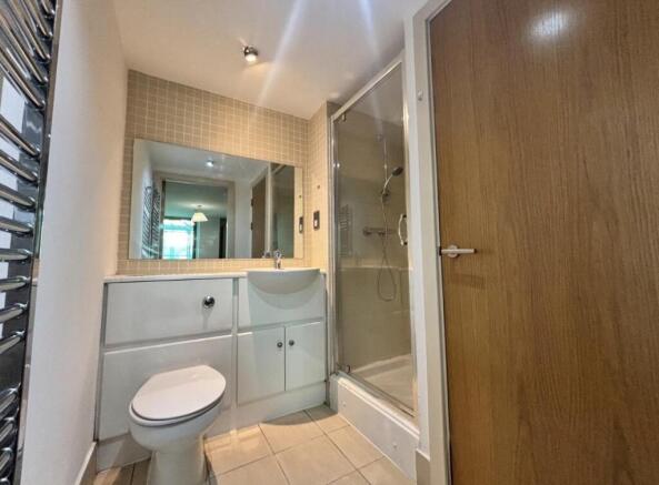 12 Focus Buildng - Ensuite.jpeg