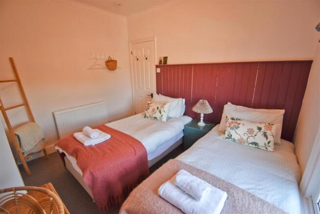 Bedroom 2.2.jpg