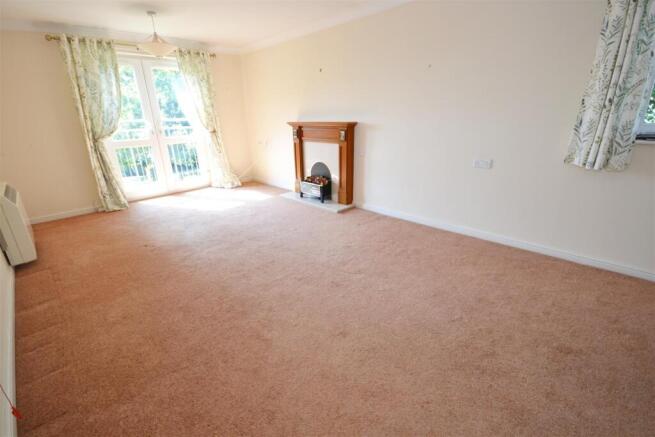 2 bed Apartment for sale Image 5
