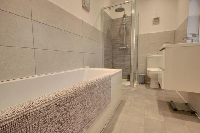 Bathroom (Bathroom)