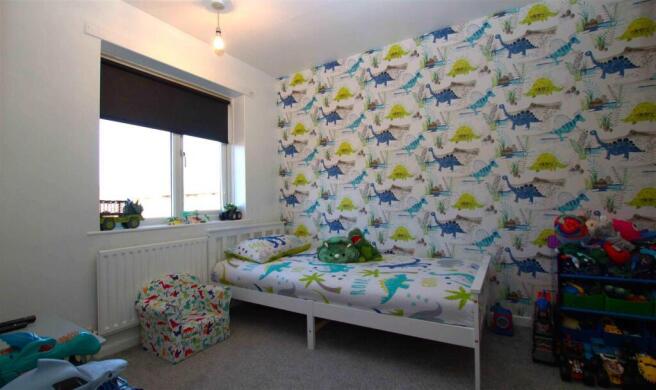 2 bed Terraced to rent Image 6