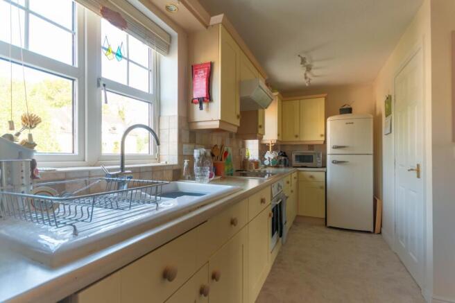 3 bed House for sale Image 4