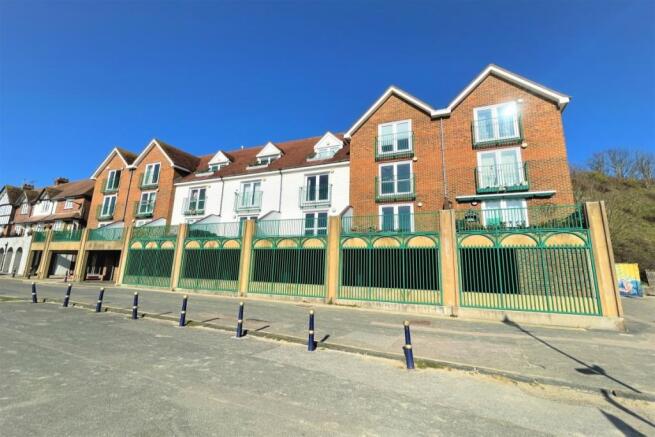 Flat 16 Harbour Poin
