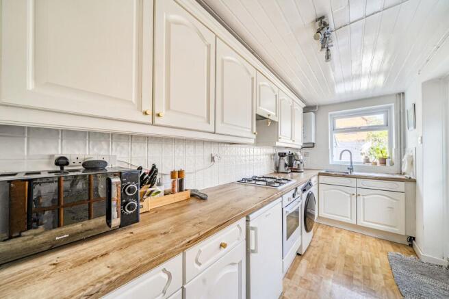 Middle Road, Leatherhead, KT22 photo 4