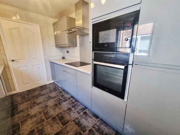 3 bed Bungalow to rent Image 4