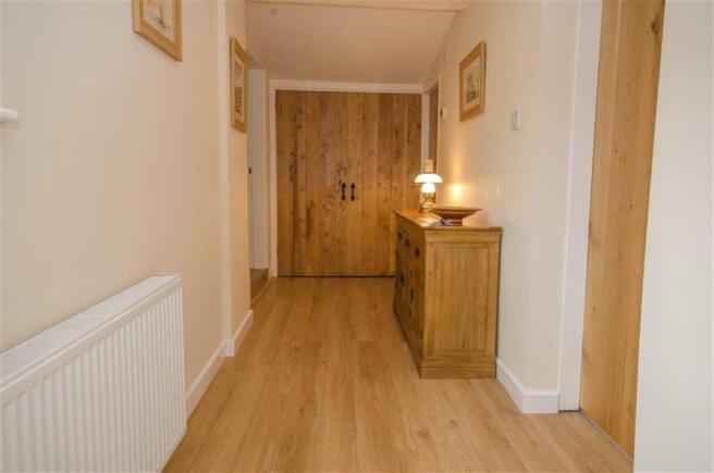 SPACIOUS RECEPTION H