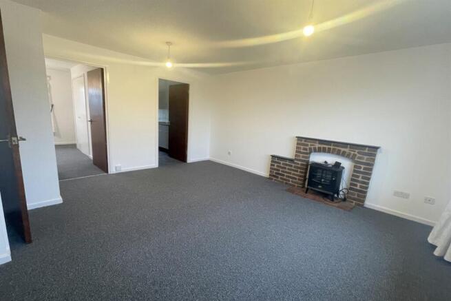 Good sized lounge/di