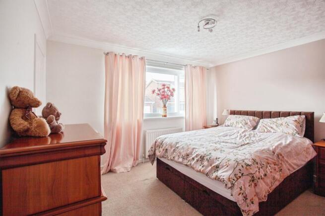3 bed Semi-Detached for sale Image 10