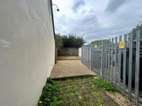 14b Maristow Street - Rear Path.jpg