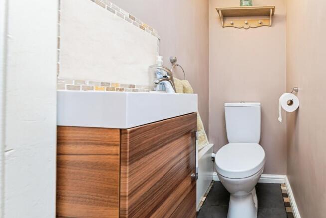 2 bed Semi-Detached for sale Image 8