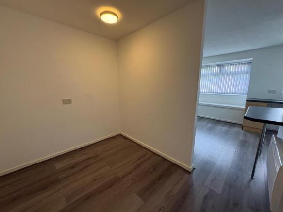 Studio to rent Image 7