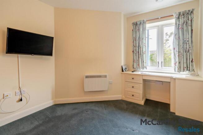 1 bed Apartment for sale Image 12