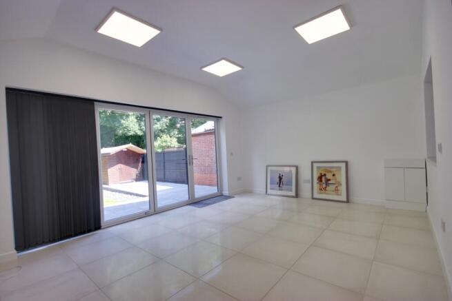 4 bed Detached for sale Image 9