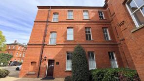 Flat 17, Devonshire House, Brandesbury Square, Woodford Green IG8 8RN