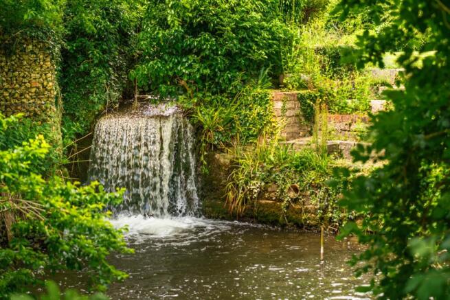 Mill Farm, Mill Lane, Weston Turville, Buckinghamshire, HP22 5RG