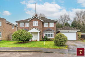 6, Priors Wood, Crowthorne RG45 6BZ