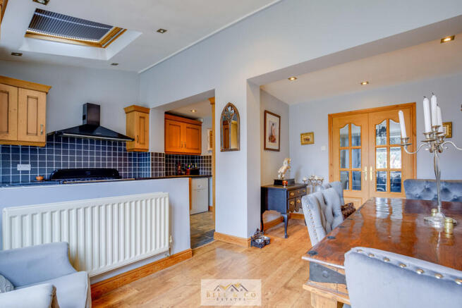 3 bed Semi-Detached for sale Image 6