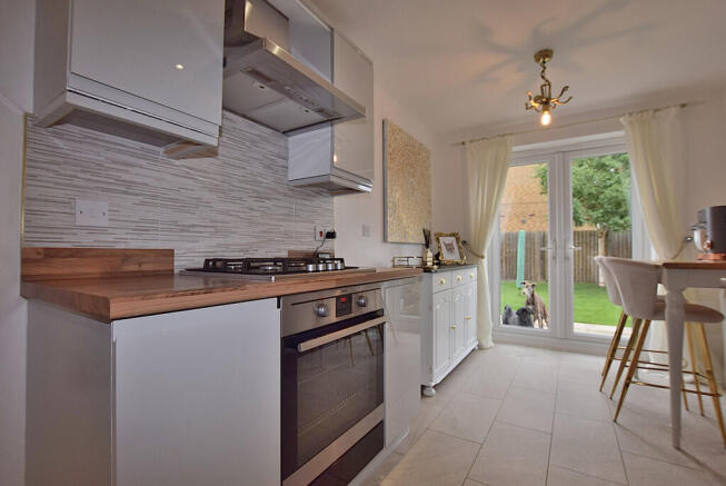 4 bed Detached for sale Image 5